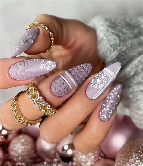 prada and pearls nails|50+ Best Holiday Nails You Need To Try Out! .